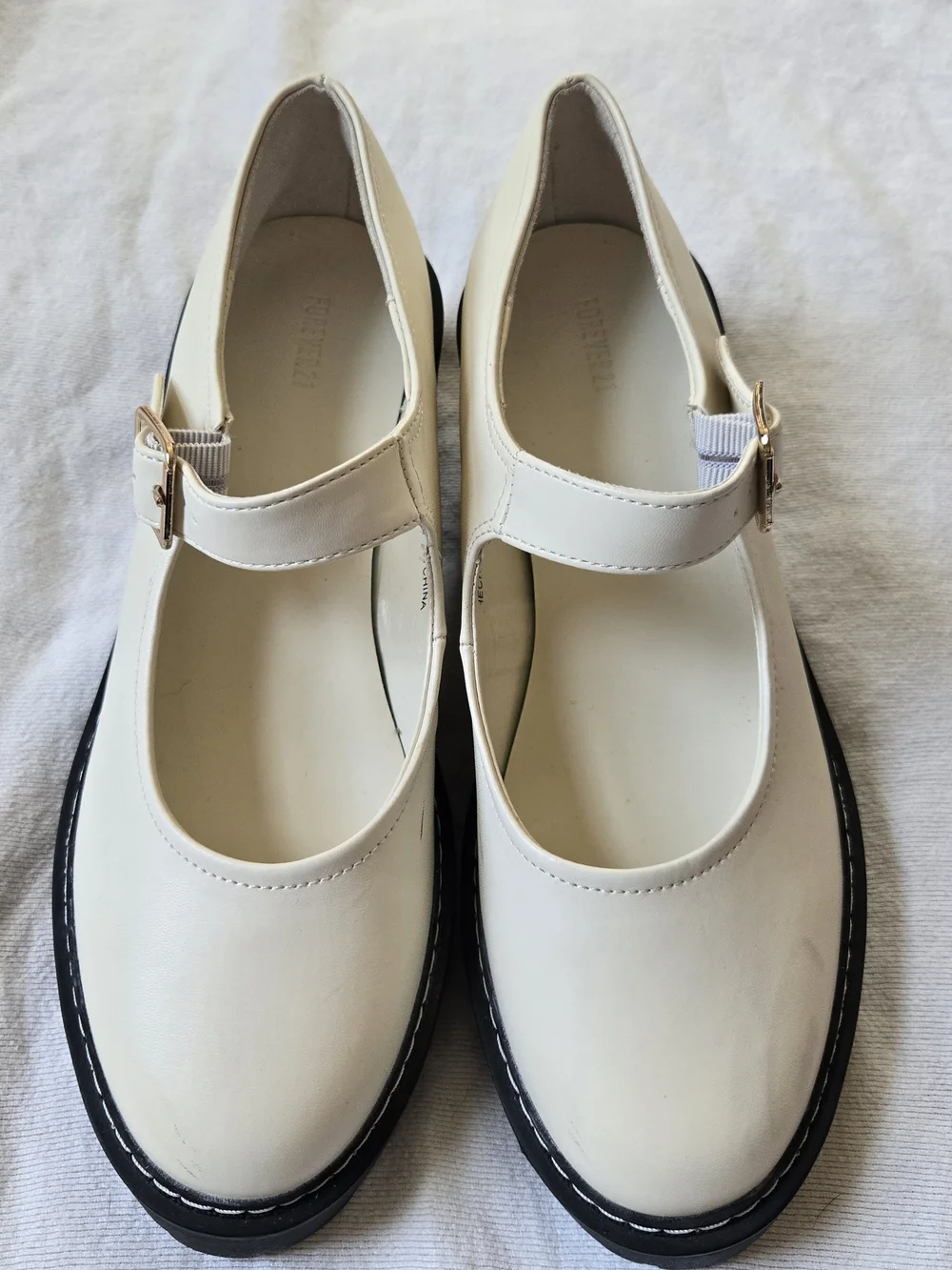 Chunky Heel 90s Vibe Mary Janes Cream Color with Buckle Strap Forever 21 Size 8